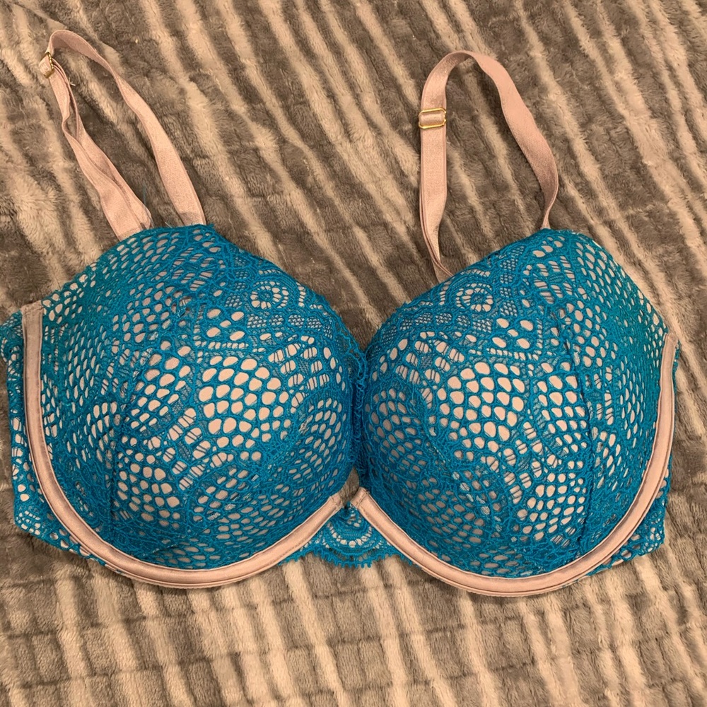 Very sexy Victorias Secret push up bra